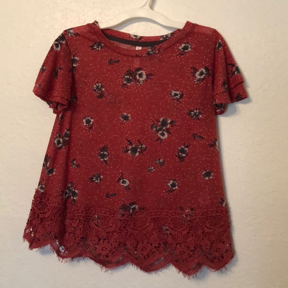 Xhilaration top with lace trim